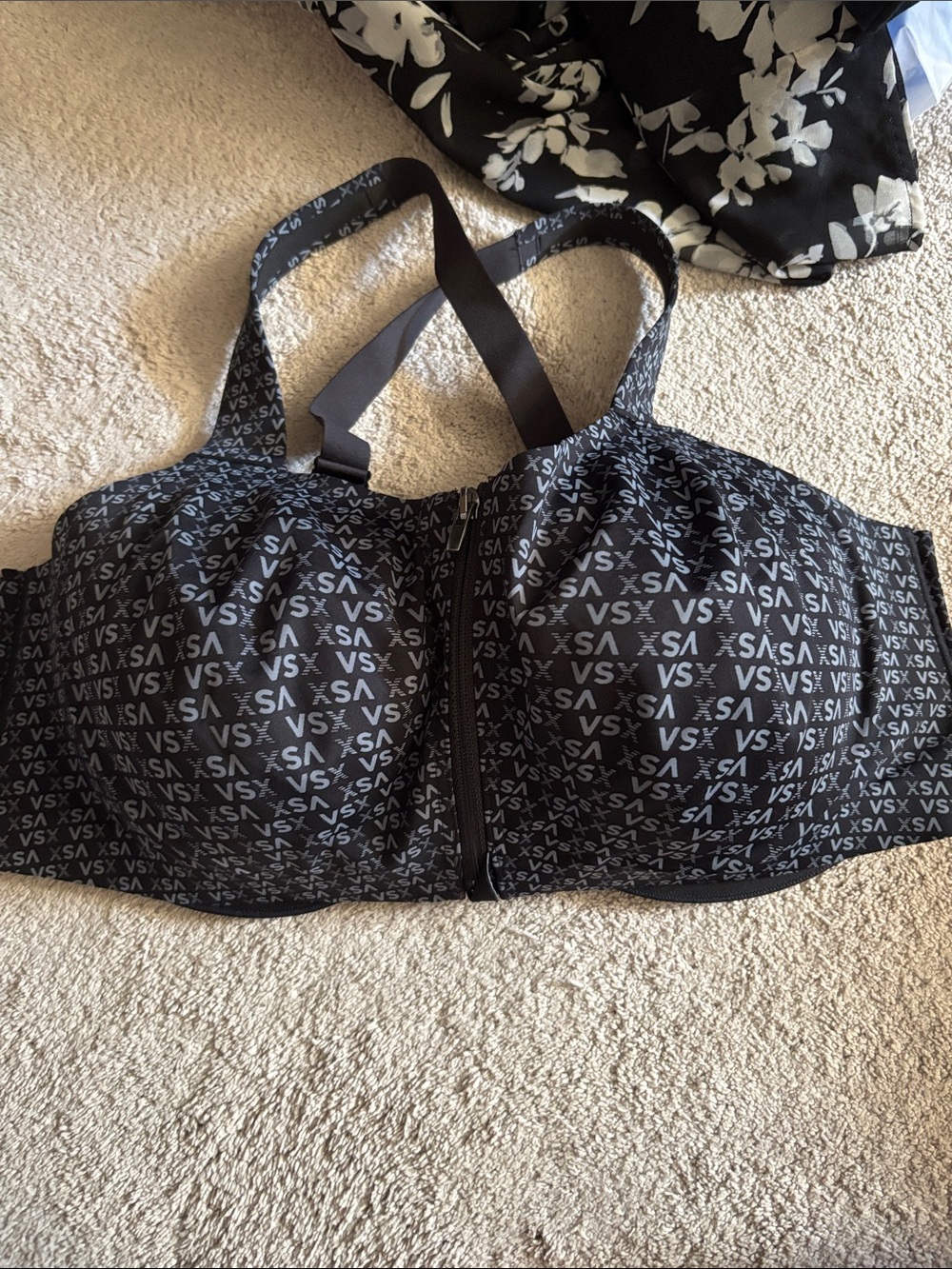 NEW WITH TAGS Victoria's Secret Black Sports Bra with Gray VS Print — Front Zip